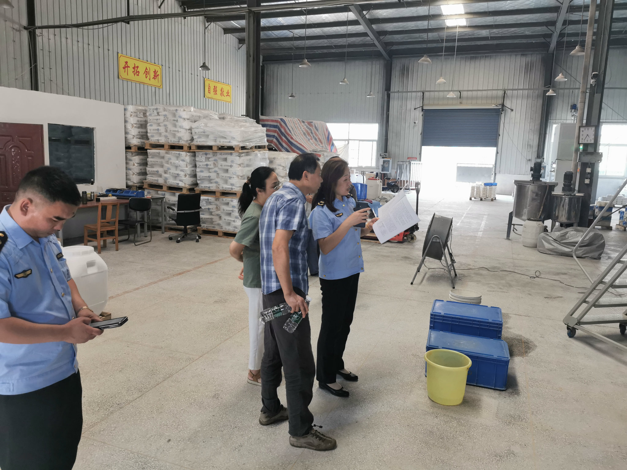 陪同支队对东湖高新智慧城、华顶工业园开展帮扶检查